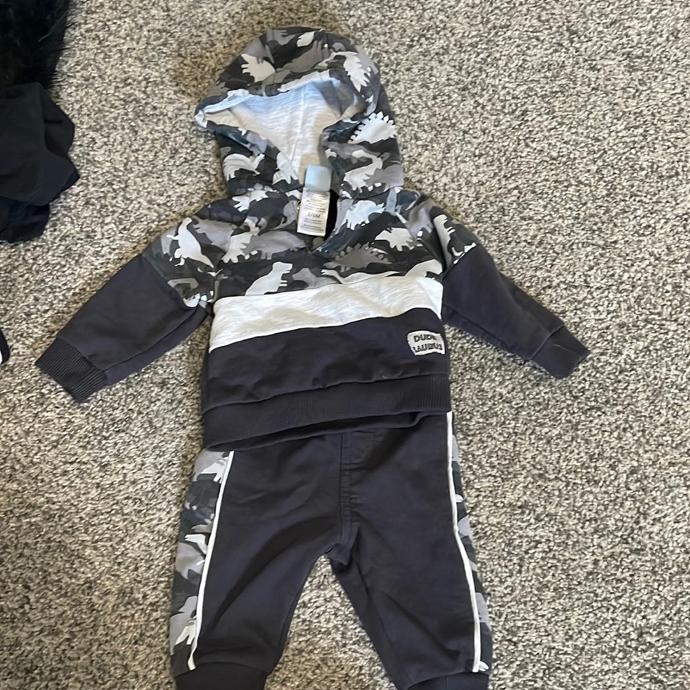 Dino jogger set